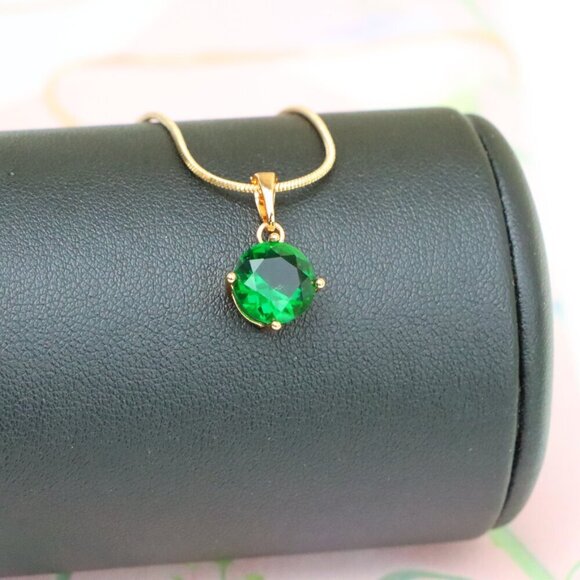 "Elegant Green Pendant with Gold Plated Finish for Chic Everyday Style, XPPT1667 - Picture 13 of 13